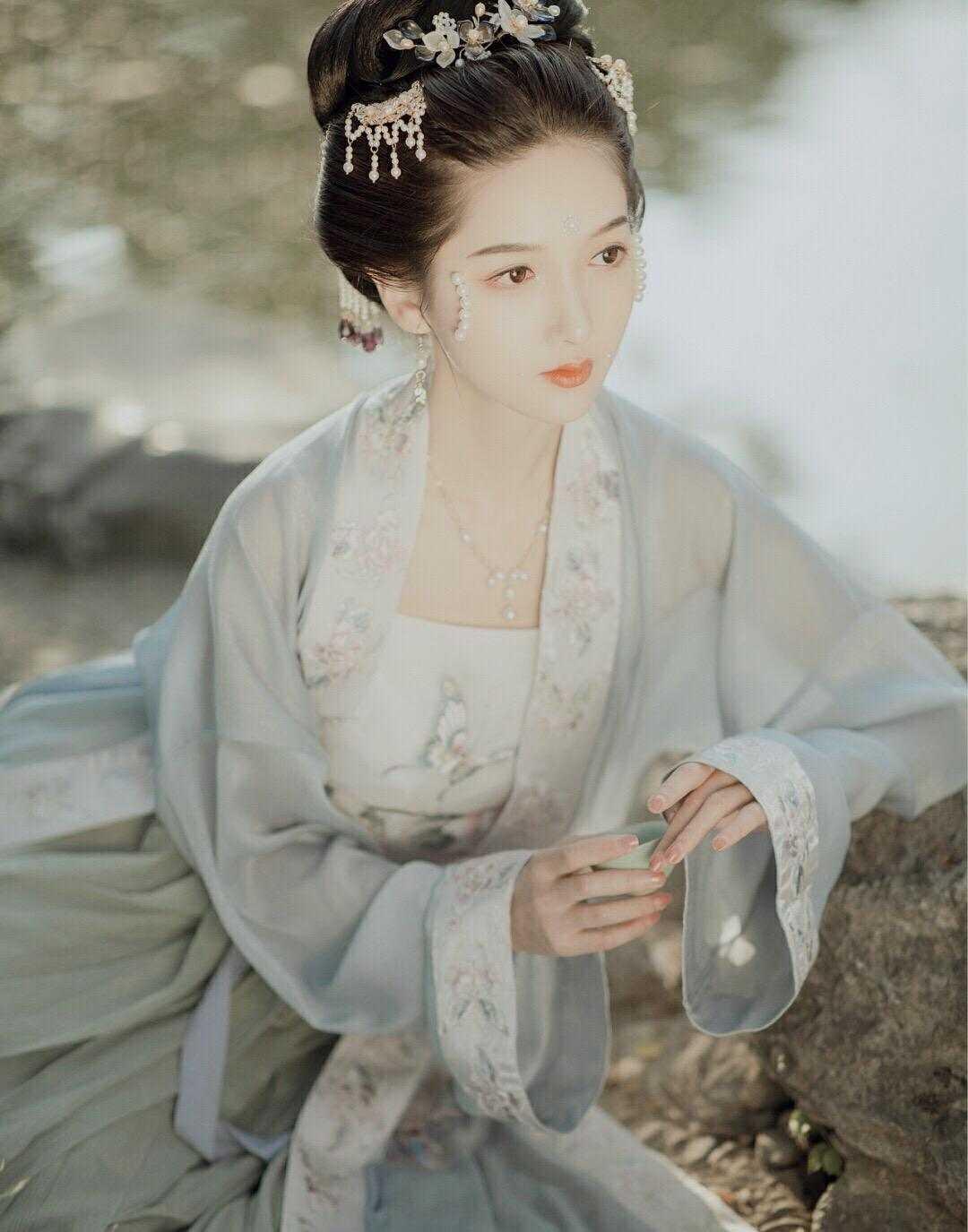 快穿异世：我觉醒了万物垂钓系统畅销书目