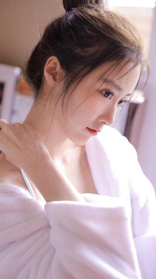 女扮男装：她给怪物当饲养员精选小说