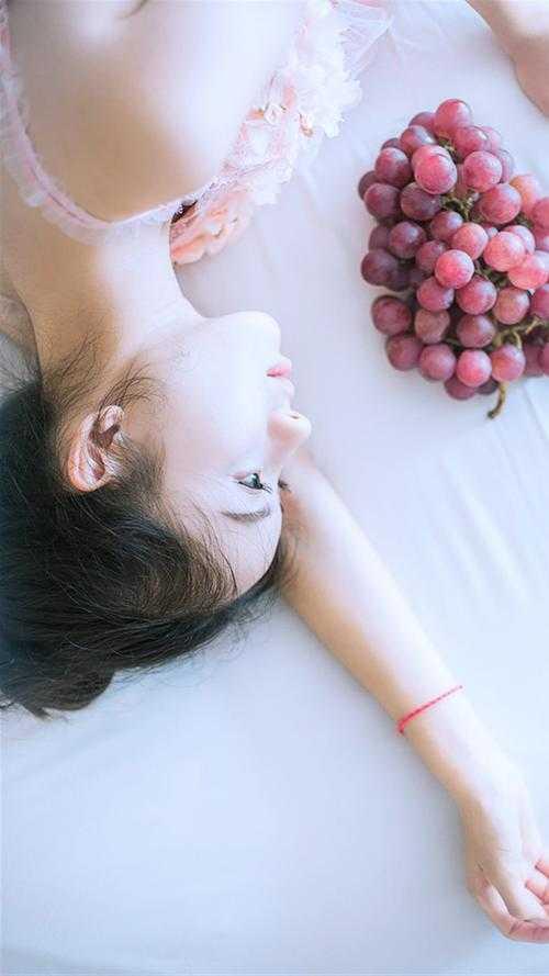 畅销巨著穿书后，她在冷情大疯批心头蹦迪